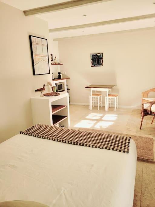 La Maison Blanche Intra-Muros Free Parking Aigues-Mortes Luaran gambar