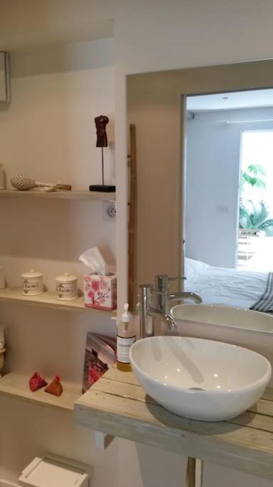 La Maison Blanche Intra-Muros Free Parking Aigues-Mortes Luaran gambar